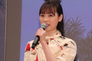 福原遥、映画『フラ・フラダンス』完成披露試写会に登場