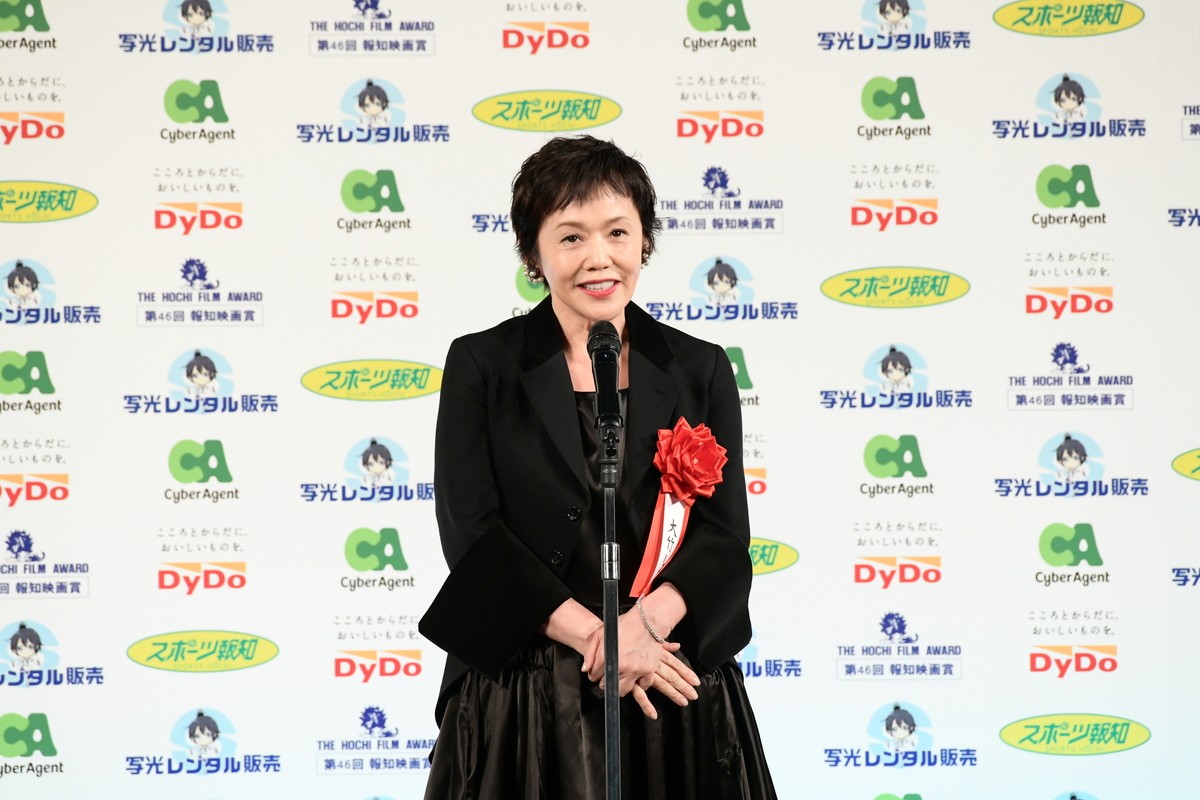 永野芽郁、報知映画賞で涙　田中圭の労いに「父親が来てくれて、感動して泣きました」