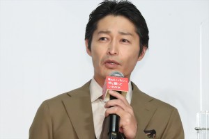 安田顕、映画『私はいったい、何と闘っているのか』公開記念舞台あいさつに登場