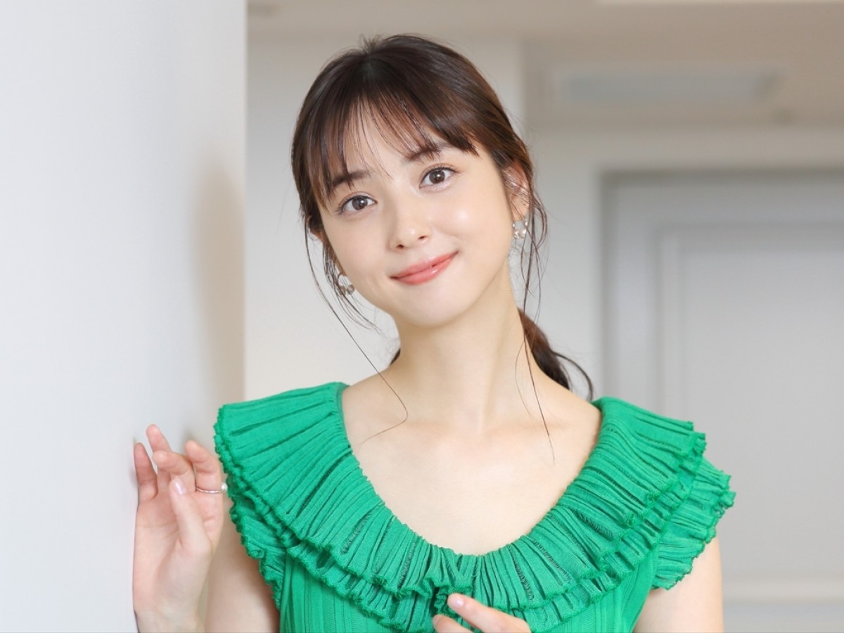 佐々木希、純白ロングドレス姿に「美しすぎる」「エレガント」の声