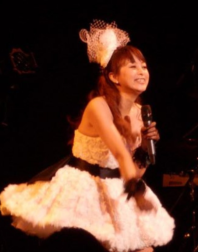 渡辺美奈代 27周年記念ライブでアイドルモード全開！
