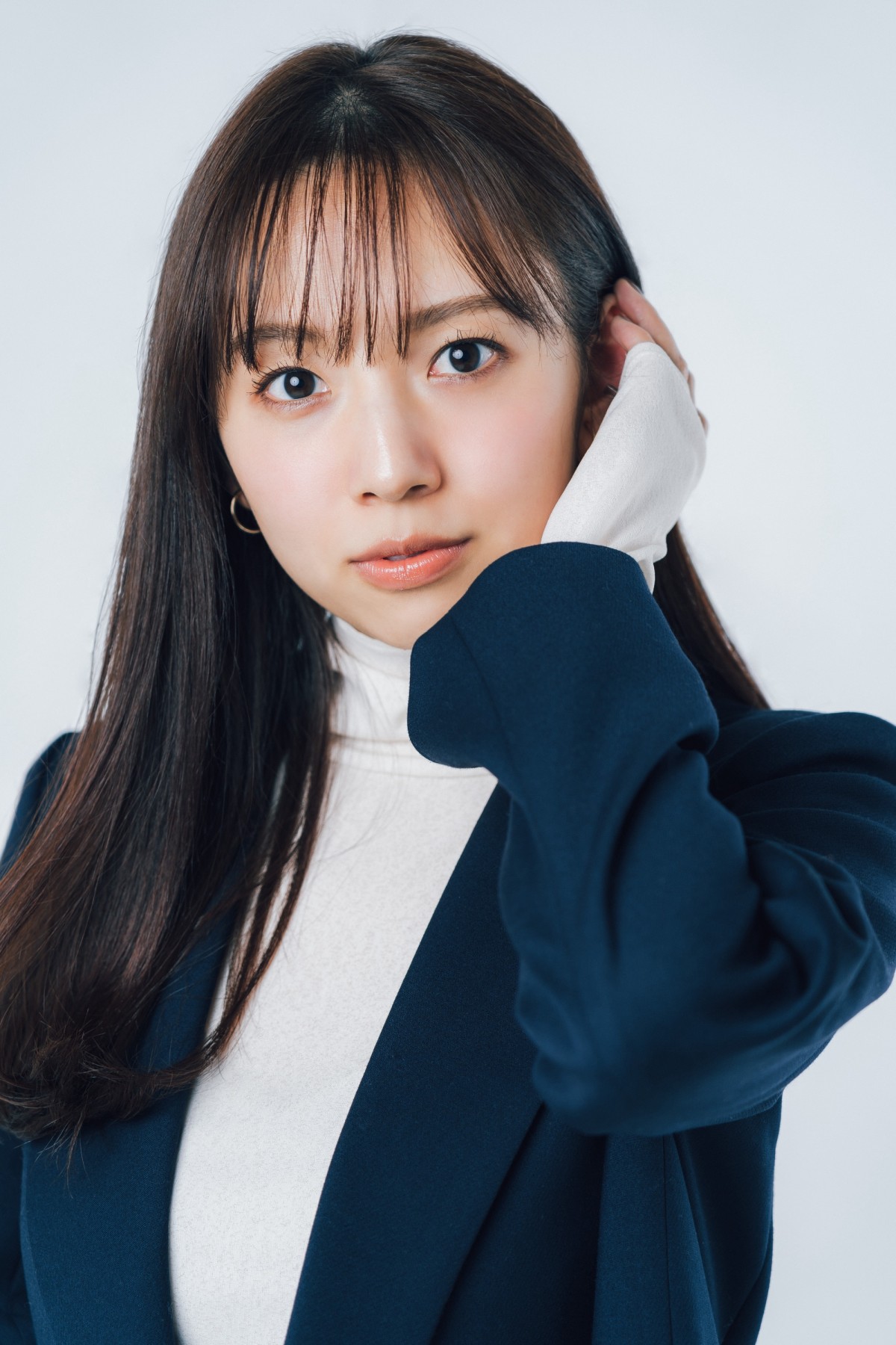 乃木坂46・新内眞衣が願う、グループ卒業後の姿「30代も楽しみ。ずっとチャーミングでいたい」