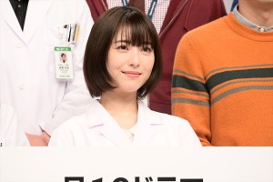 浜辺美波、『ドクターホワイト』取材会に登場