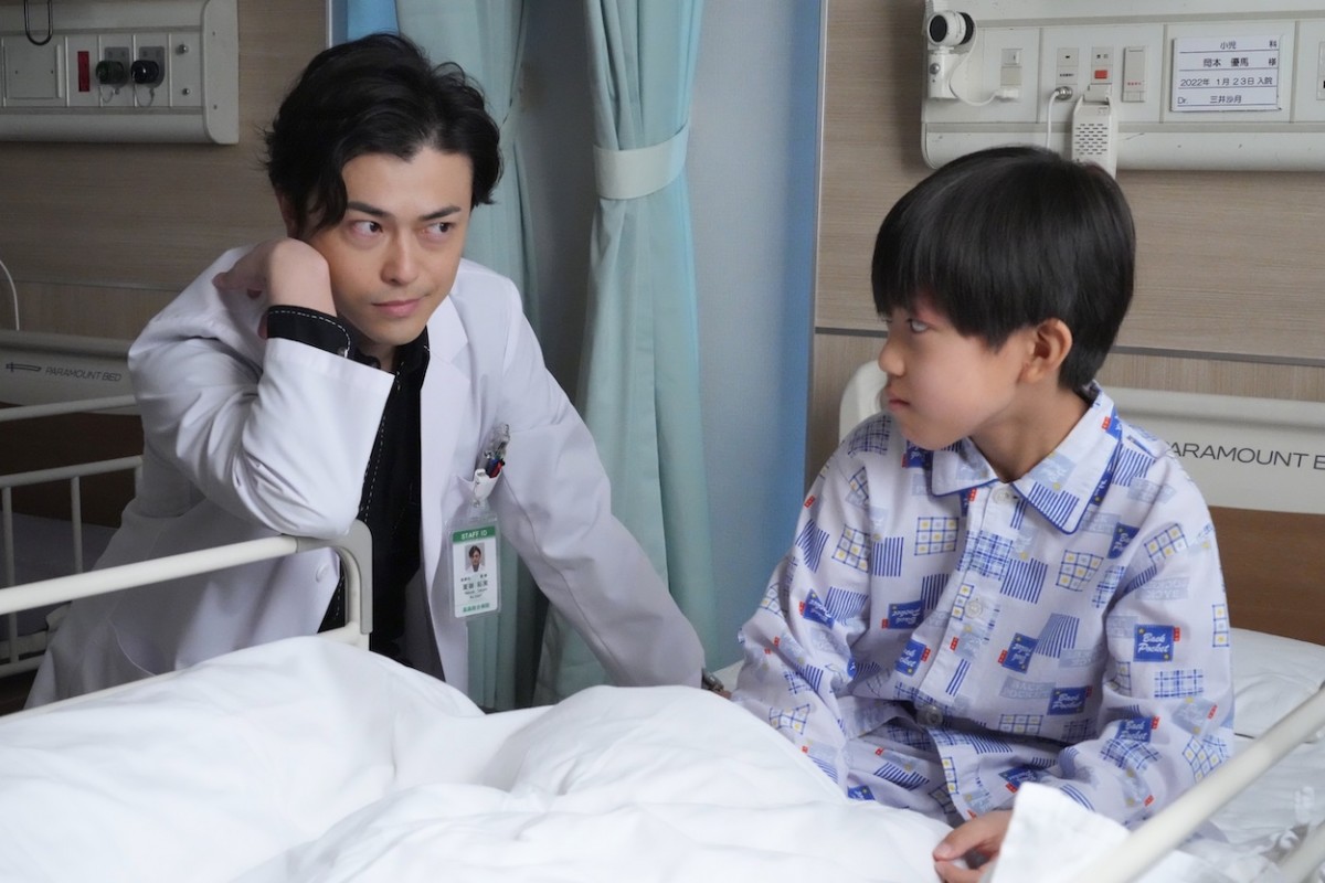 『ドクターホワイト』第3話　“白夜”浜辺美波、保護者を名乗る人物の登場に意外な反応