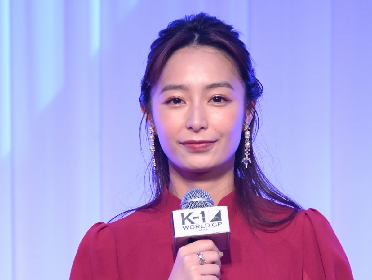 “K-1お姫様抱っこ”で話題のゆうちゃみ、肩出し＆タイトミニでギャルオーラ全開