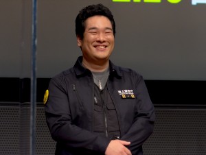 ドラマ『DCU』舞台あいさつに出席した岡崎体育