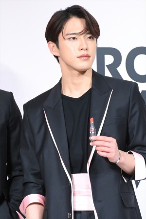 河野純喜、「YSL BEAUTY 新作リップ発売＆JO1ジャパン アンバサダー就任会見」に登場