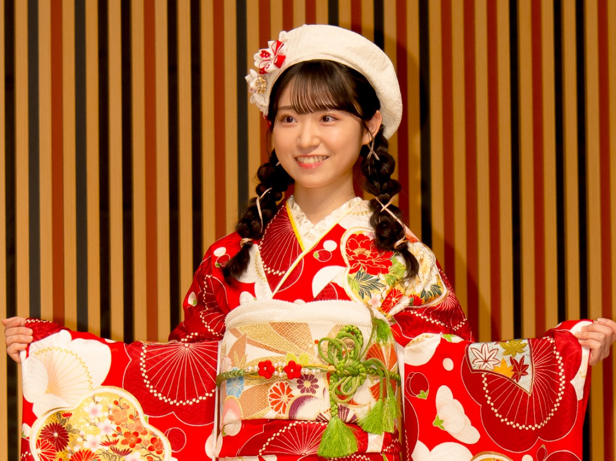 ＜AKB48成人式＞小栗有以・本田仁美ら華やかな振袖姿を披露　“黄金のトライ世代”で「AKB48を引っ張っていきたい」