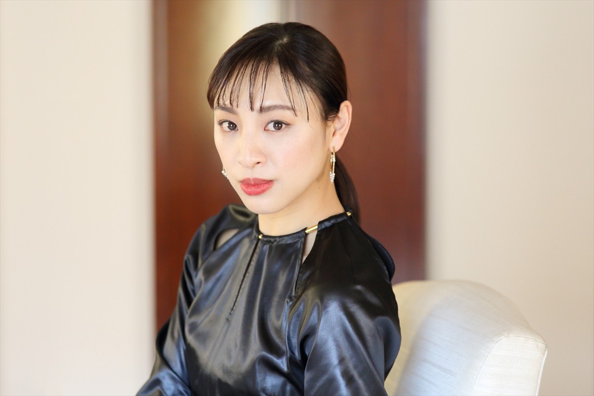 音月桂、宝塚卒業から歩んだ濃厚な10年　受け身の姿勢からハングリーに変化