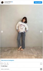 『妻、小学生になる。』衣装合わせ時の写真を公開した石田ゆり子　※「石田ゆり子」インスタグラム
