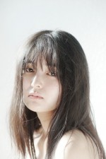 頓知気さきな　『頓知気さきな　CONCEPT ～Collaboration Photo Book～』（KADOKAWA）より