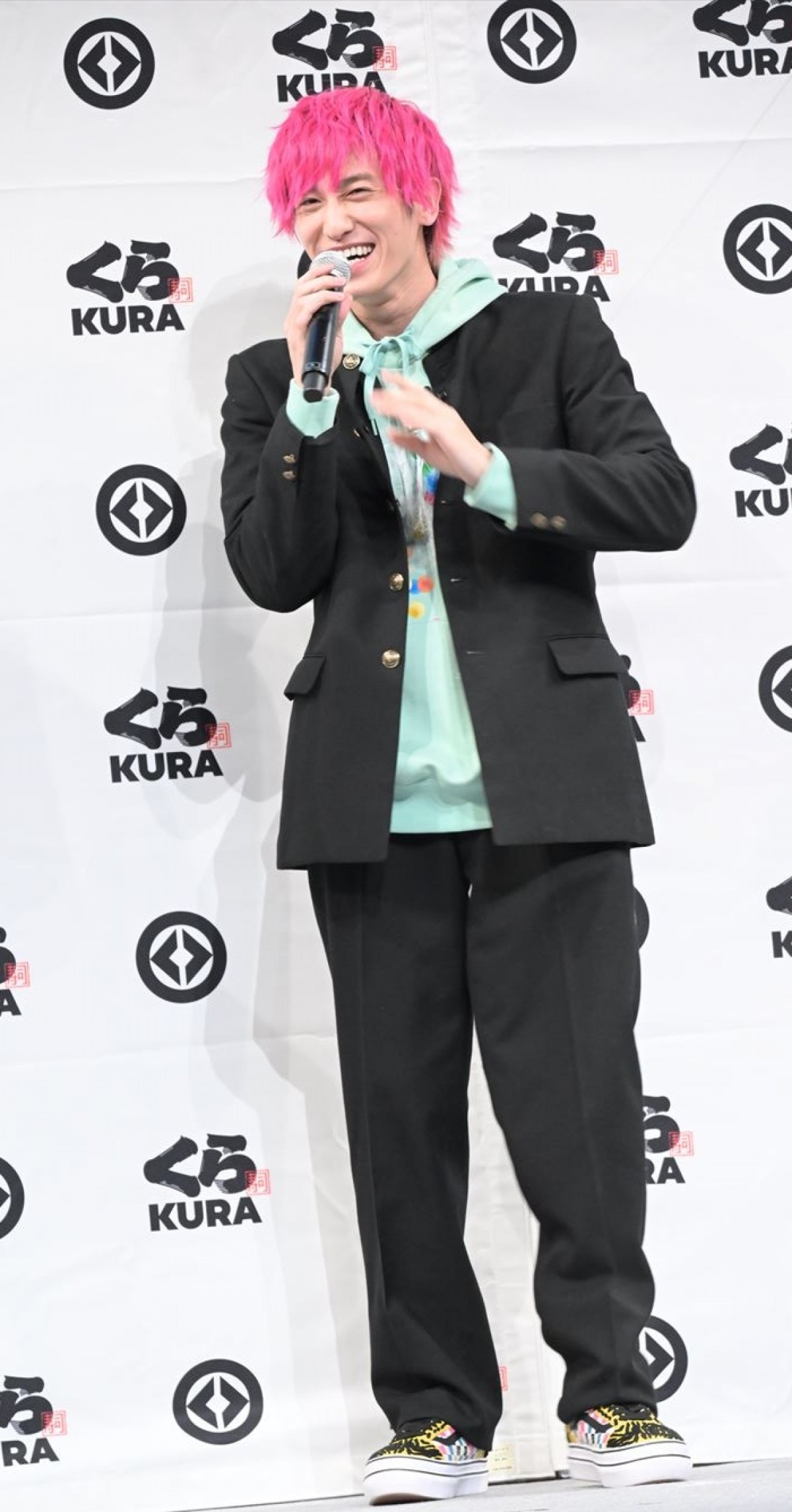 陣内智則の学生時代の思い出にEXIT大ウケ　「制服のボタンをちぎって池に」