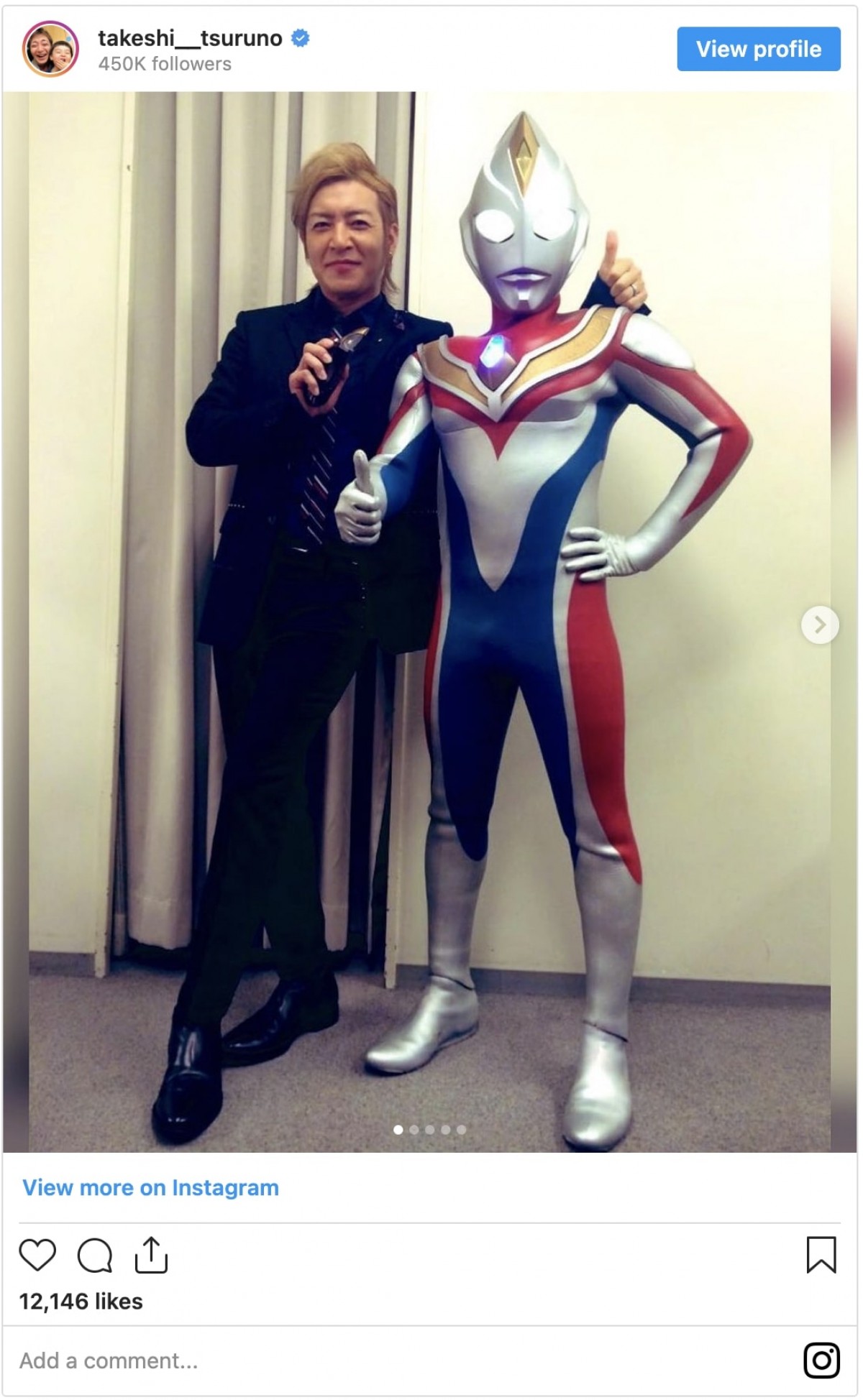 (左から)つるの剛士、ウルトラマンダイナ ※「つるの剛士」インスタグラム
