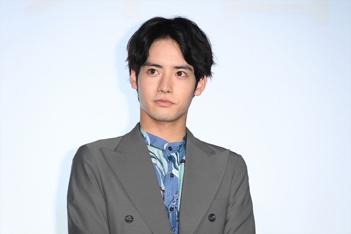 赤楚衛二、『チェリまほ』で心に残るセリフは“愛してる”「覚悟も含めて好きな言葉」