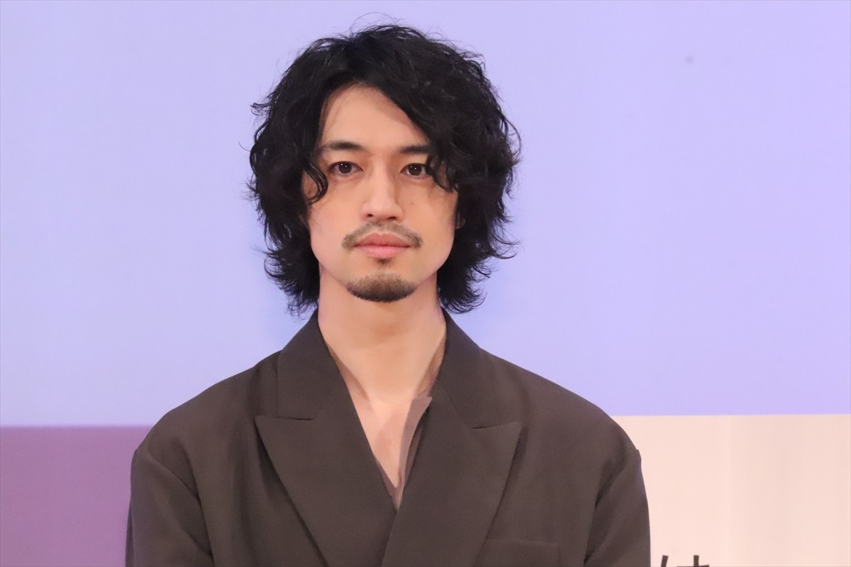斎藤工、初の“妊婦”役は「普段、見ている景色が変わりました」