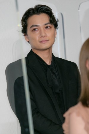 矢野聖人、『劇場版ラジエーションハウス』完成披露舞台あいさつに登場