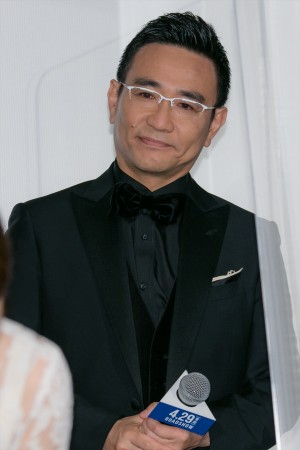 八嶋智人、『劇場版ラジエーションハウス』完成披露舞台あいさつに登場