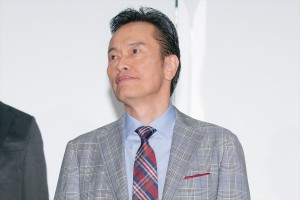 遠藤憲一、『劇場版ラジエーションハウス』完成披露舞台あいさつに登場