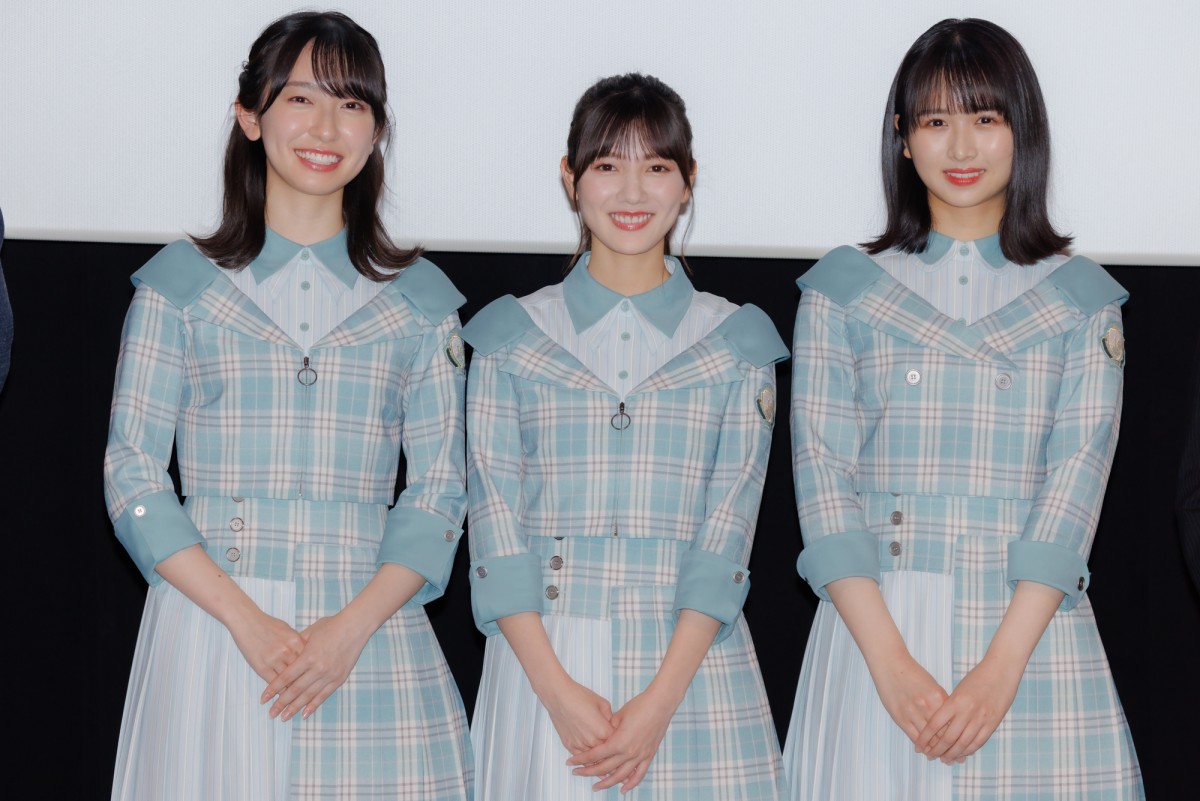 「日向坂映画祭」舞台あいさつに登壇した(左から)日向坂46・金村美玖、河田陽菜、上村ひなの