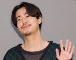 舞台『パンドラの鐘』取材会に出席した主演・成田凌