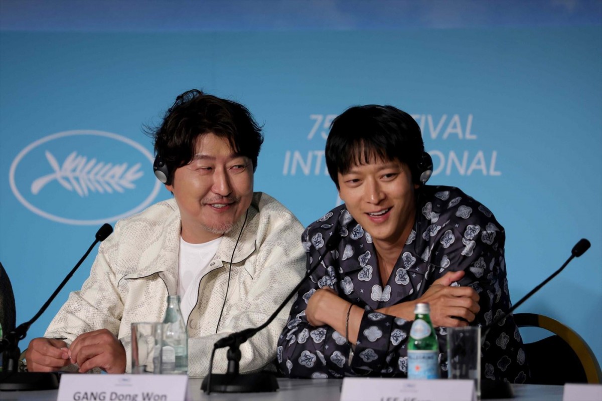 是枝裕和、新作『ベイビー・ブローカー』と過去作とのつながりを明かす　ソン・ガンホらとカンヌで会見