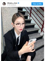 【写真】宮脇咲良、マニッシュなスーツスタイルに反響「カッコいい」「惚れる」