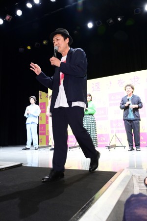 吉田恵輔監督、映画『神は見返りを求める』完成披露試写会イベントに登場