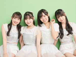 ハロー！プロジェクトの新グループ・OCHA NORMAの（左から）斉藤円香、広本瑠璃、石栗奏美、米村姫良々