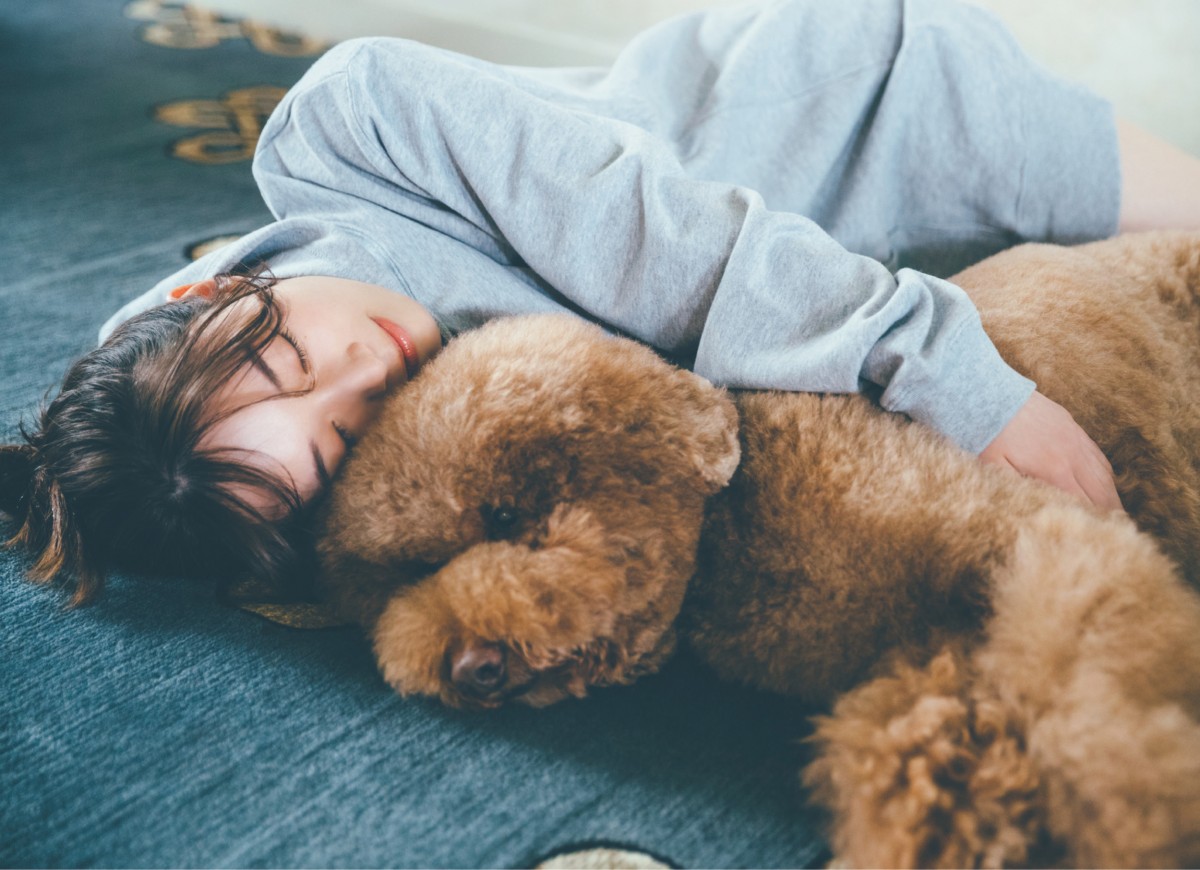 櫻坂46・守屋麗奈1st写真集、裏表紙4種類＆秋元康の帯コメント公開