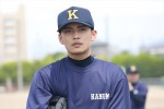 高校野球ショートドラマ『ふたりの背番号4』に出演する藤枝喜枝