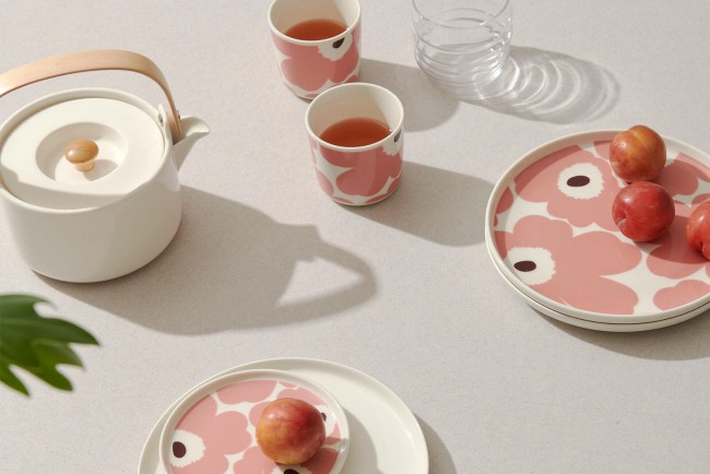 マリメッコ“日本限定カラーのテーブルウェア”発売！　優しい色合いのウニッコ柄