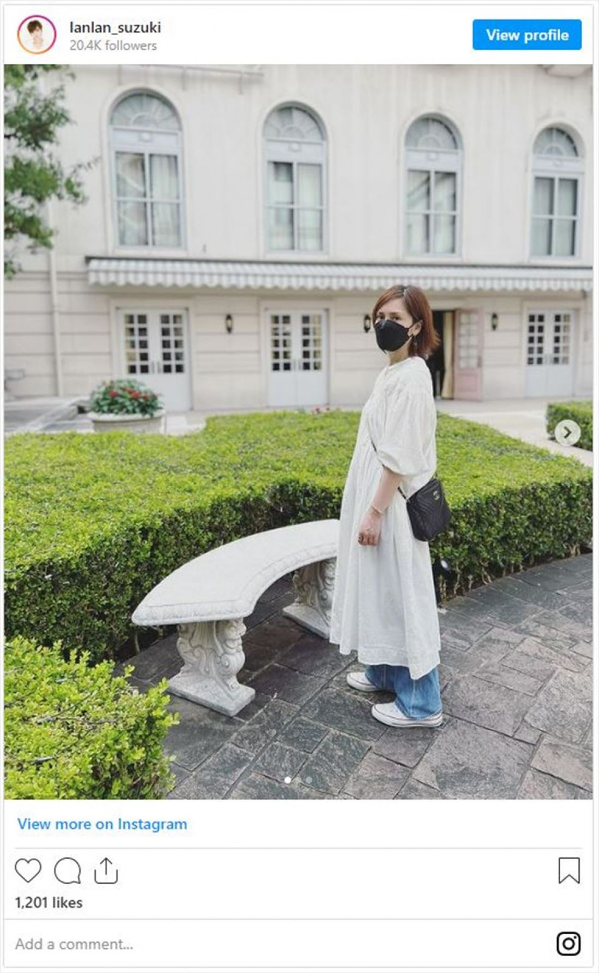 鈴木蘭々46歳、マスク姿でも分かる美しさに反響「今も変わらずお顔整っていて綺麗」「めっちゃ美人」