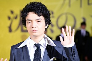 岡山天音、映画『沈黙のパレード』ジャパンプレミアイベント＆完成披露試写会舞台あいさつに登場
