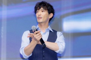 津田健次郎、映画『ブレット・トレイン』出発式イベントに登場