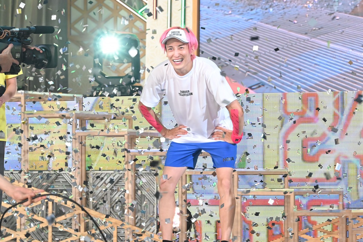 『24時間テレビ45』(日本テレビ系)で24時間100㎞マラソンを完走したEXIT・兼近大樹