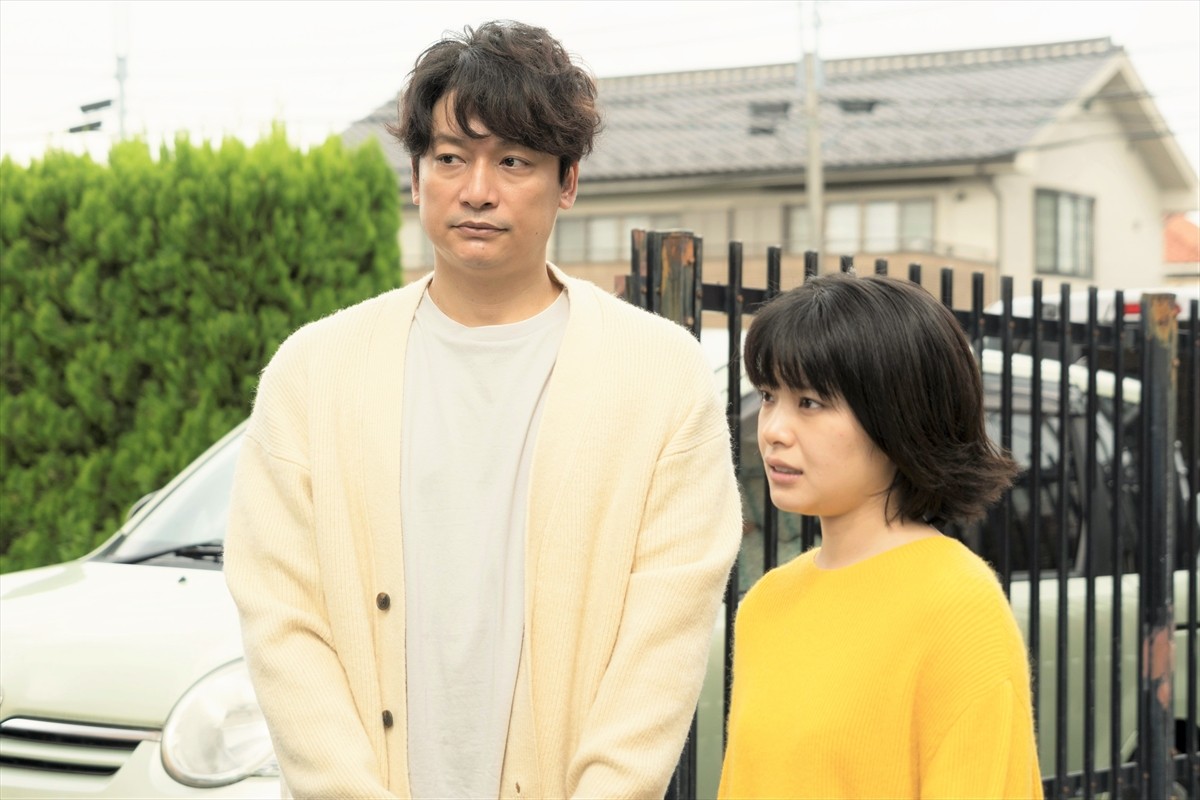 香取慎吾3年ぶりの主演作『犬も食わねどチャーリーは笑う』、実力派キャストの個性あふれる新カット解禁