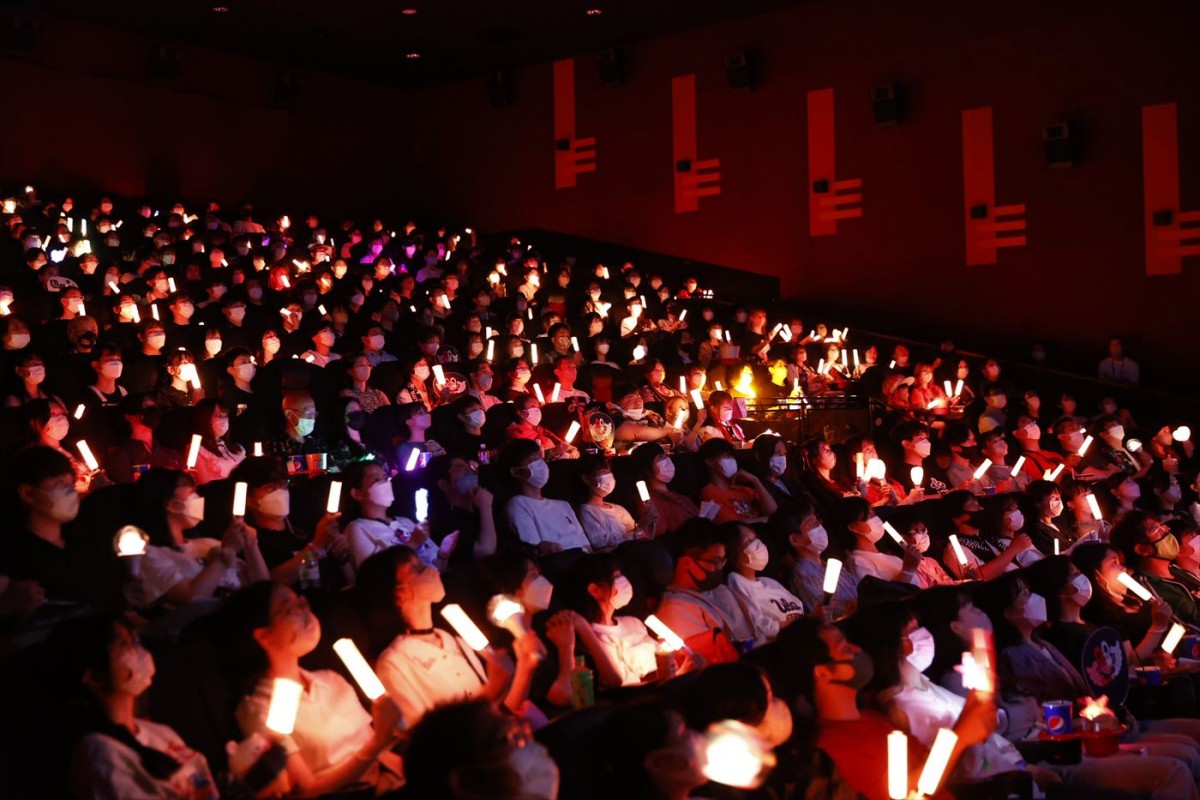 ウタのライブに興奮、ルフィたちの戦いを応援！　『ONE PIECE FILM RED』応援上映レポート