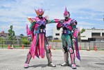 Vシネクスト『仮面ライダーリバイス（仮）』仮面ライダーライブと仮面ライダーエビルの強化フォーム「仮面ライダーライブマーベラス」（左）＆「仮面ライダーエビルマーベラス」（右）