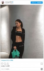 MARC JACOBSコーデを披露したみちょぱ ※「みちょぱ（池田美優）」インスタグラム