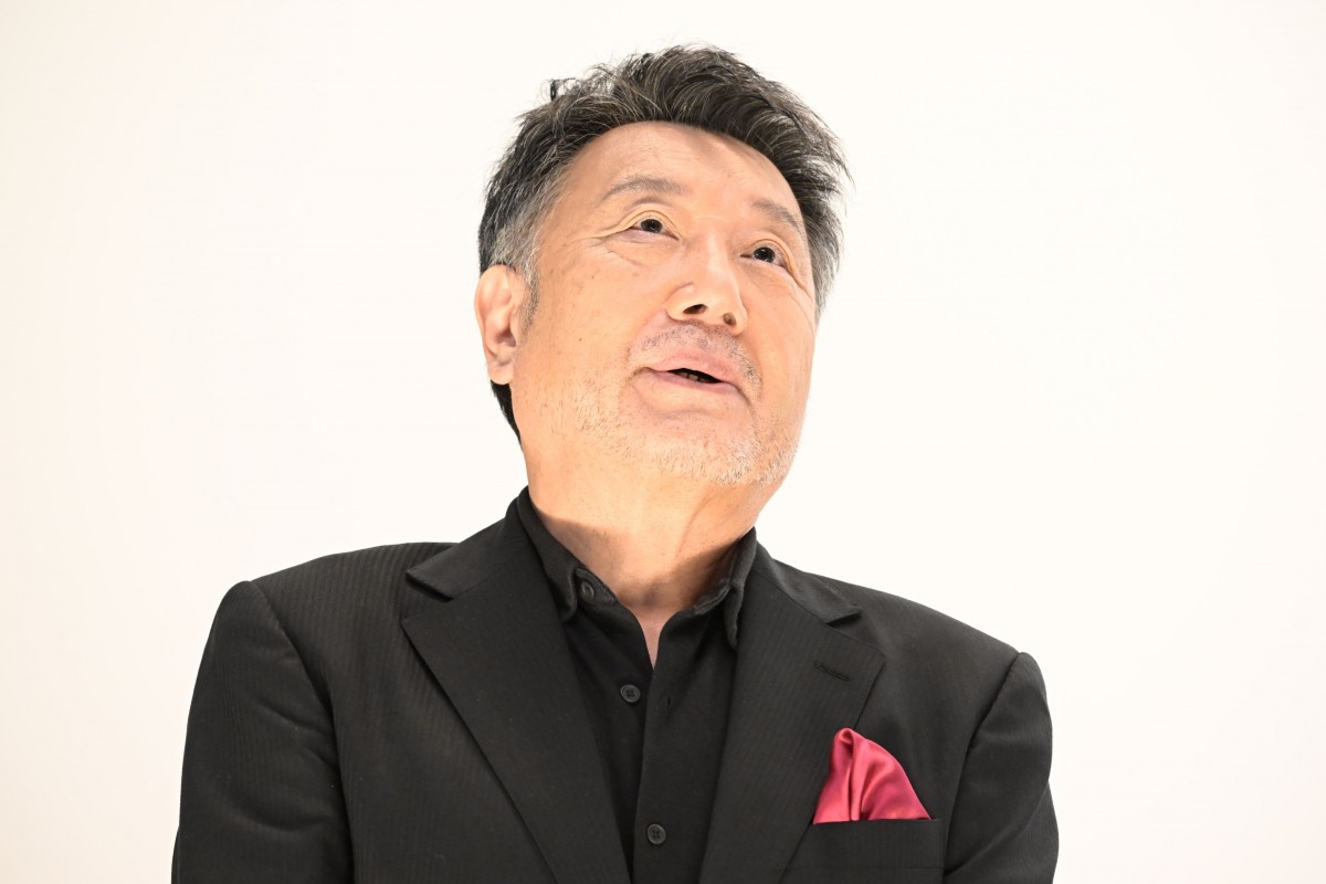 岡田准一、坂口健太郎が食事会に「Tシャツとサンダルで来た（笑）」