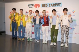 「KCON 2022 JAPAN」レッドカーペットに出席したTEMPEST