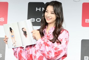 足立梨花メモリアル写真集『リリカル』発売イベントに出席した足立梨花