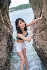 【写真】日向坂46・金村美玖、水着姿を初公開　デニム水着＆白ショートパンツでキュートに