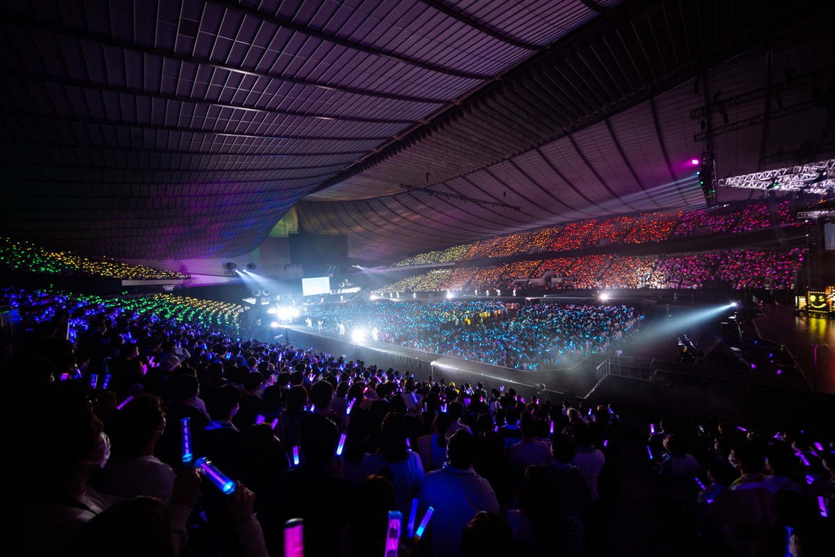 日向坂46・四期生、ライブ初パフォーマンス　「ブルーベリー＆ラズベリー」をフレッシュに披露＜Happy Smile Tour 2022＞