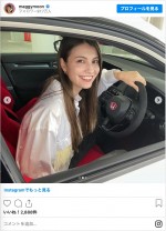 マギーと「新型シビック TYPE R」　※「マギー」インスタグラム