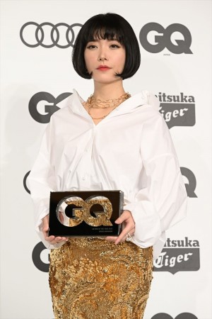川上未映子、「GQ MEN OF THE YEAR 2022」フォトコールに登場
