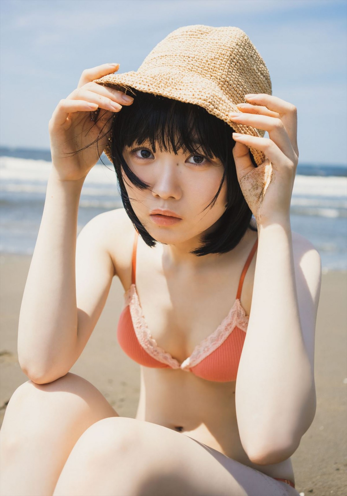 「ミス週刊少年マガジン」2020年受賞の菊地姫奈18歳、ふんわりビキニで魅せる