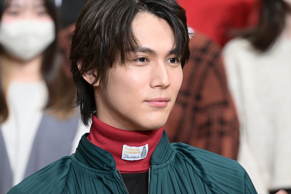 吉沢亮、本物のサンタとの対面に動揺　橋本環奈とは“どっちが本物か”論争勃発