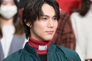 中川大志、『ブラックナイトパレード』サンタクローストークイベントに登場