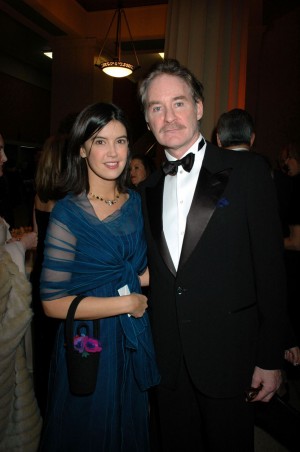 フィービー・ケイツと夫のケヴィン・クライン（2004年）